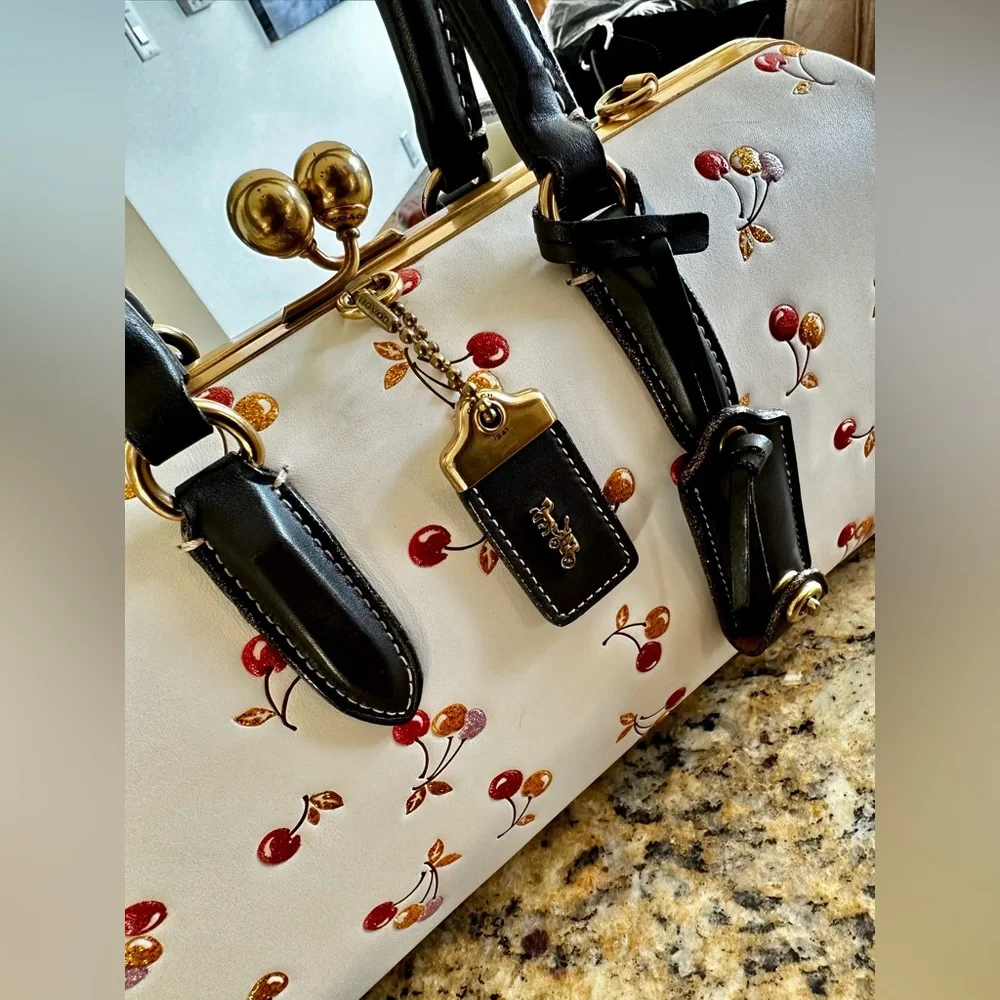 🍒RARE COACH 1941 KISSLOCK SATCHEL 38 CHERRIES!! 🍒 - Picture 13 of 16